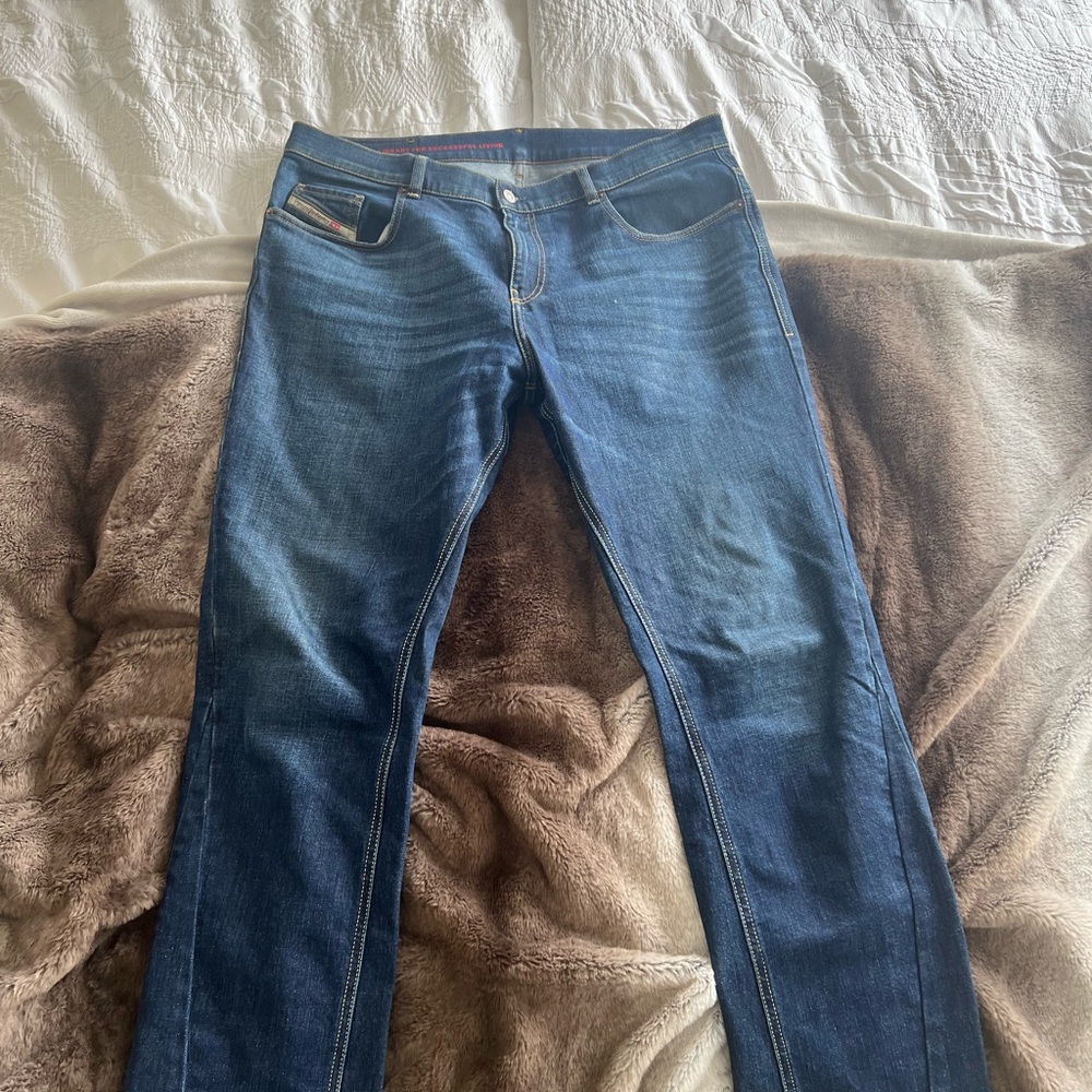 Mens Diesel Jeans size 38 x 32 length. 2021